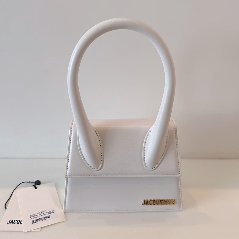 Authentic JACQUEMUS White 'Le Chiquito' medium